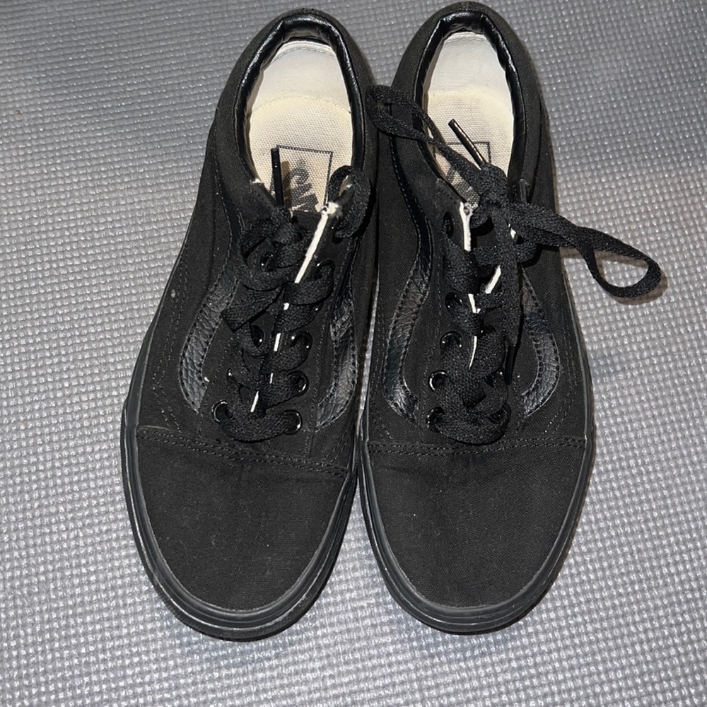All black vans low